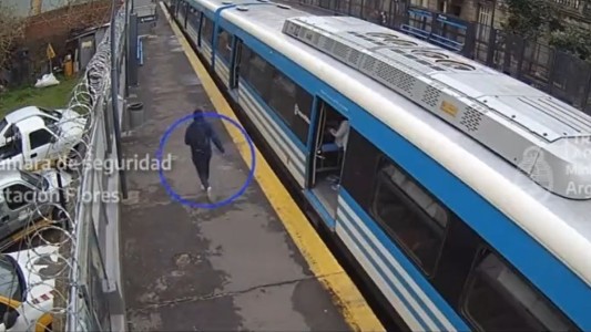 Roban un celular, intentan huir en un tren  pero terminan detenidos