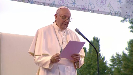 El papa Francisco visitó un barrio de gitanos en Eslovaquia