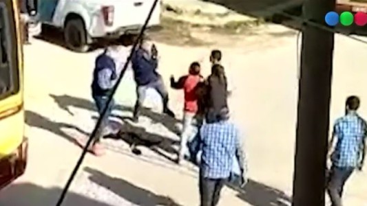 Video: Choferes de colectivo se enfrentaron con ladrones