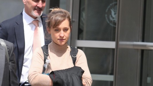 Quedó presa la actriz Allison Mack por su rol en la secta sexual NXIVM
