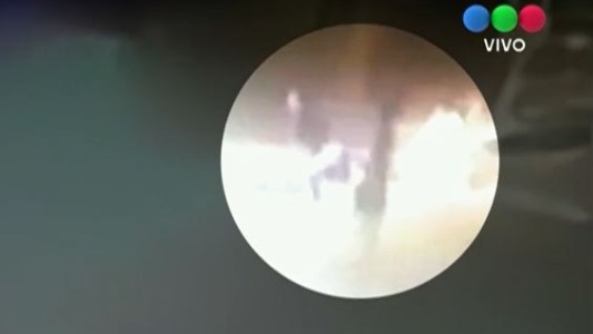 "Ataque de celos": Una joven y su pequeño hijo en grave estado tras ser prendidos fuego