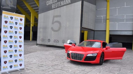 Subastan en más de $20 millones el auto incautado a su dueño por hacer trompos: el video que le costó el vehículo