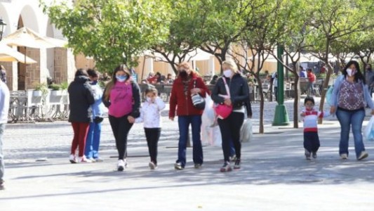 “Debemos ser muy cautos". en Salta aclaron que no deja de ser obligatorio el uso del barbijo al aire libre