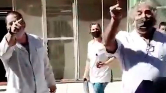 Docentes increparon a funcionarios de Educación porteños en una escuela de Soldati