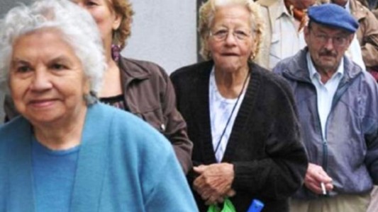 Suba del salario mínimo: Cómo afecta a los jubilados que cobrarán un adicional