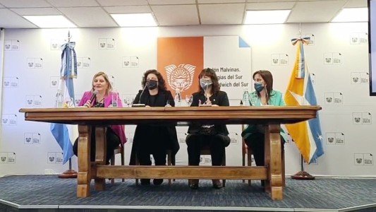 Vizzotti: "No entiendo la confusión, caminar solo sin barbijo genera cero riesgo epidemiológico"