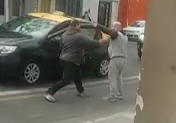 Feroz pelea de taxistas en Rosario: iniciaron un sumario para retirarles las licencias
