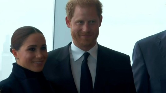 El príncipe Enrique y Meghan visitan el memorial del 9/11 en Nueva York