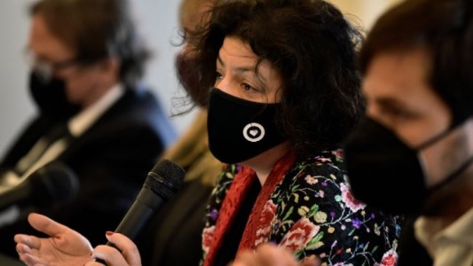 Vizzotti: "Argentina en los próximos días va a llegar al 50% de la población vacunada con la pauta completa"