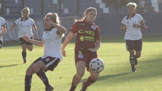 Video: Batalla campal en el fútbol femenino
