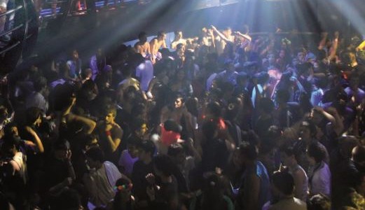 Coronavirus: regulaciones especiales para los boliches, viajes y eventos masivos