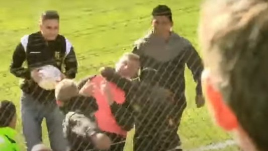 El DT de Olimpo fue agredido al finalizar el partido en Puerto Madryn