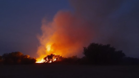 Continúa la lucha contra las llamas en el norte de Córdoba