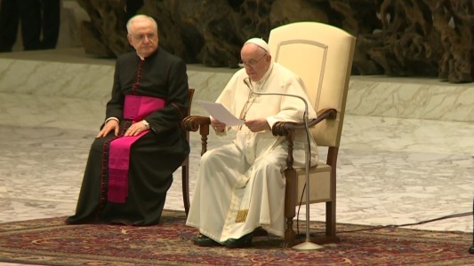 El papa expresa su "vergüenza" ante el escándalo de abusos sexuales contra niños en Francia