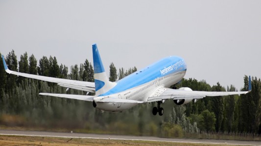 Aerolíneas Argentinas aumentará su frecuencia en noviembre: los destinos donde volará