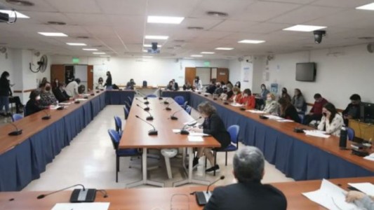 Diputados avanzó con dictamen favorable a una nueva ley de SIDA