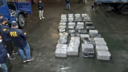 Desbarataron una banda narco que trasladaba droga de Rosario a Buenos Aires: secuestraron más de una tonelada de marihuana