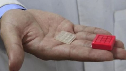 Investigadores tucumanos diseñan un parche inteligente para curar heridas crónicas