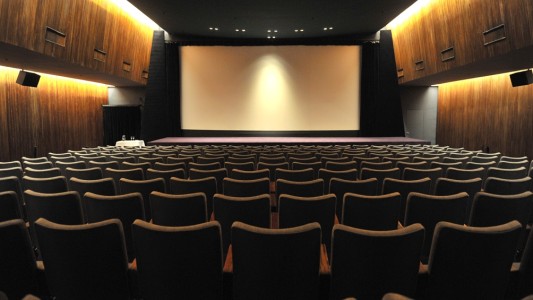 El Gobierno dará un bono de 5 mil pesos a jóvenes para gastar en cine y recitales