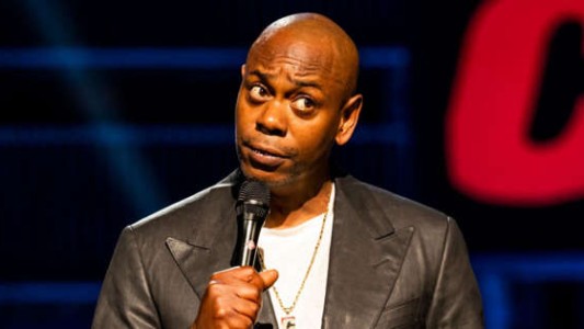Empleados de Netflix reclaman eliminar un especial de stand-up de Dave Chappelle