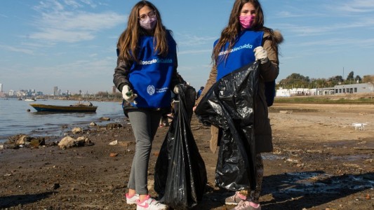 Recolectaron 900 kilos de residuos plásticos en la jornada de limpieza del Paraná