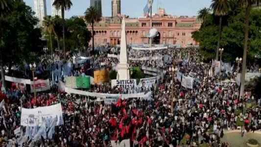 Día de la Lealtad: el peronismo lo celebra con movilizaciones a plazas de todo el país (1)