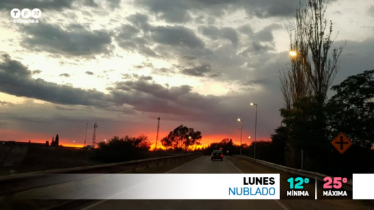 Lunes nublado con tormentas aisladas por la tarde. Cae nieve en el camino de las Altas Cumbres