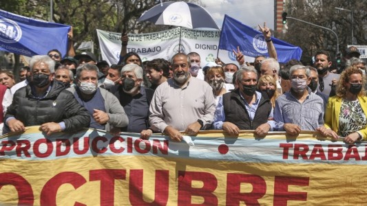 Masiva movilización de la CGT por el Día de la Lealtad Peronista