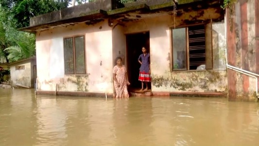 Al menos 40 muertos en India por inundaciones y deslaves
