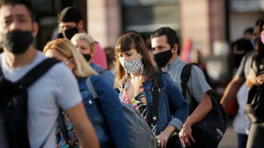 Pandemia: en Córdoba aún es obligatorio usar barbijo al aire libre