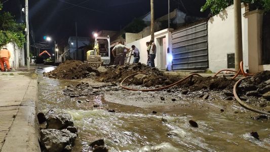 Cloacas colapsadas en Villa Páez: "la Municipalidad sabía un mes antes la rotura del caño"