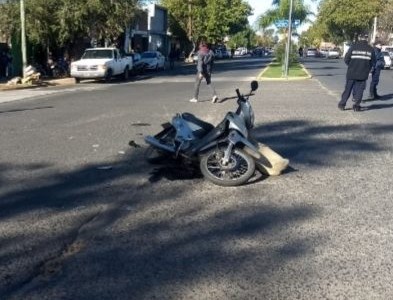 Una menor falleció al chocar una moto con móvil de emergencias médicas