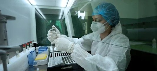 Detectan en Italia la variante AY.4.2 del coronavirus, más contagiosa que la Delta