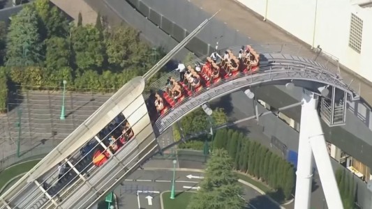 Pánico en una montaña rusa por un apagón de energía eléctrica