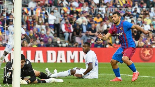 El Kun Agüero jugó pocos minutos, hizo un gol, pero igualmente el Barcelona perdió como local ante el Real Madrid
