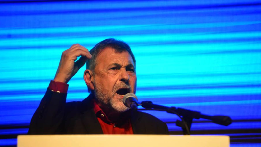 Tarifas: Caserio atacó al gobierno provincial por los costos de luz y agua