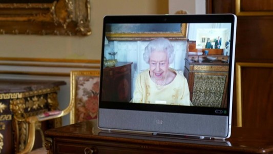 La reina Isabel II no asistirá a la cumbre climática y preocupa su estado de salud