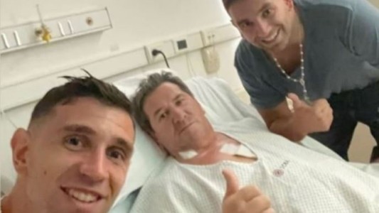 "Dibu" Martínez estuvo en la Argentina por una operación de urgencia a su padre