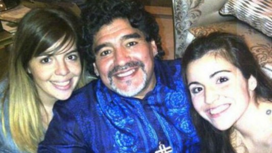 "Es mentira que el tiempo cura todo": los mensajes de Dalma y Gianinna por el primer cumpleaños sin Maradona