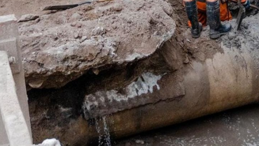 Desastre de Villa Páez: el caño roto tenía un parche de chapa