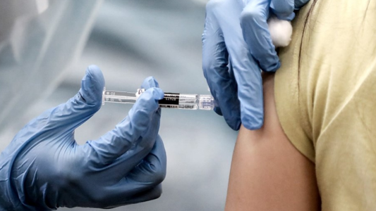 Gobierno de Córdoba prohibió a privados cobrar vacunación