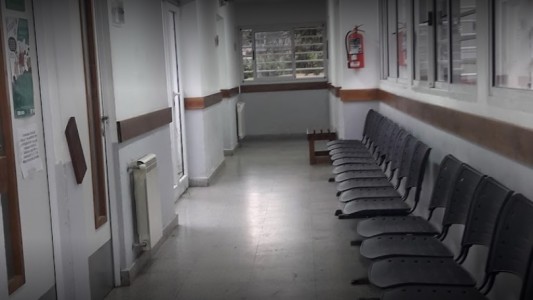 Investigación: llegó a una salita con un balazo en el pene