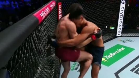 Dos luchadores de MMA se noquearon al mismo tiempo con el mismo golpe