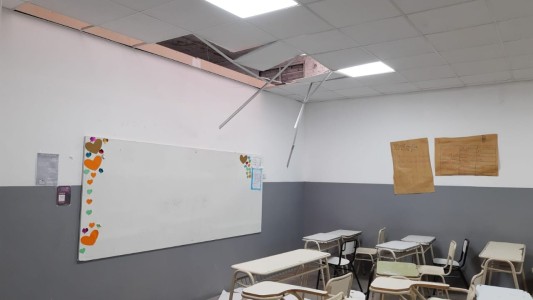 Se cayó parte del techo de una escuela en Carlos Paz