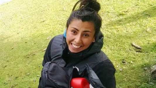 La historia de la chica que se electrocutó en el trabajo y perdió los dos brazos