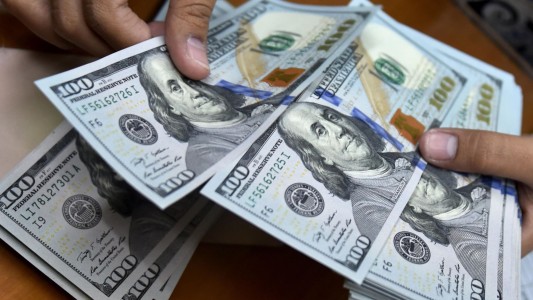 Tras las elecciones, el dólar se mantiene por abajo de los 200 pesos