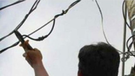 Murió electrocutado cuando intentaba robar unos cables