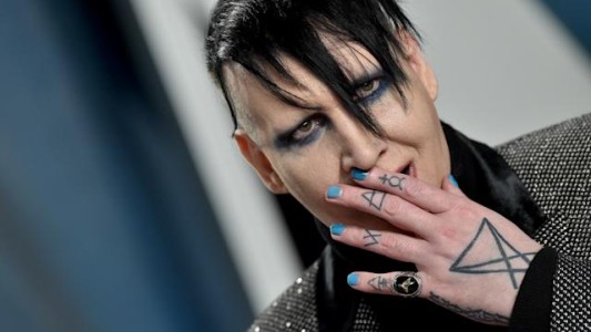 Denuncian que Marilyn Manson tenía una habitación donde encerraba y torturaba mujeres: lo llamaba "el cuarto de las chicas malas"