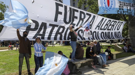 Marchan a Plaza de Mayo por el Día de la Militancia