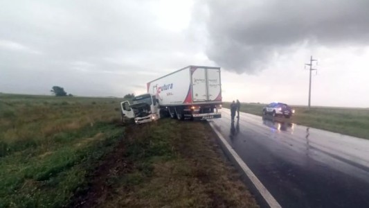 Espectacular despiste de un camión en la ruta 35